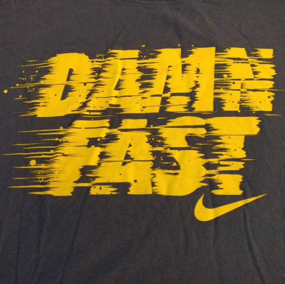 Nike Graphic T-shirt - Picture 3 of 4